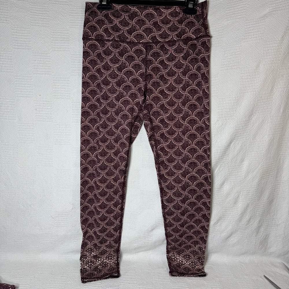 Aerie Chill Play Move Burgundy Leggings Womens Size Large Moroccan Print Soft